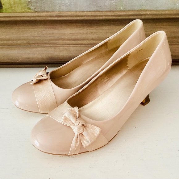 Jellypop Elva Pump Nude size 11 Kitten Heel Ribbon Bow Formal Event Party Bridal - Picture 1 of 16